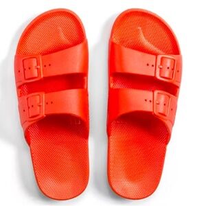 🔘Free Moses “Lucy”